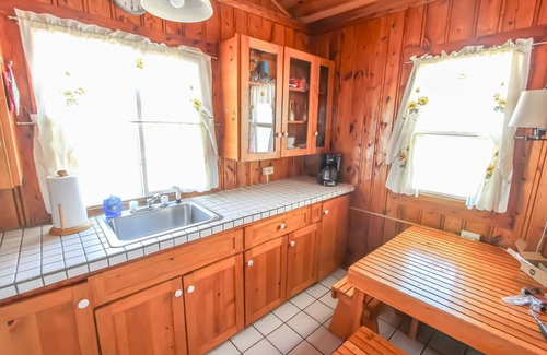 Greenbush Apartment | Sunnyside Combined 6BR 3BA Lakefront Retreat