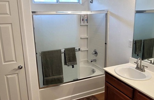 Roosevelt Apartment | Sunnyside Doors Master Suite 1