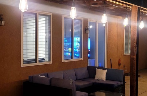 Roosevelt Apartment | Sunnyside Doors Room 3