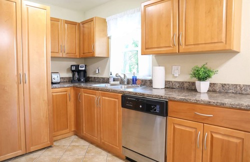 Anona Condo | Sunnyside Palms Resort - Poolside, BBQ Grill, 2BR