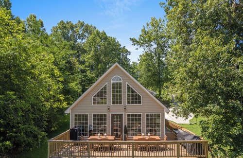 Milledgeville House | Sunnyside Retreat Beautiful 3 Story Lakehouse with Breathtaking Lake Views