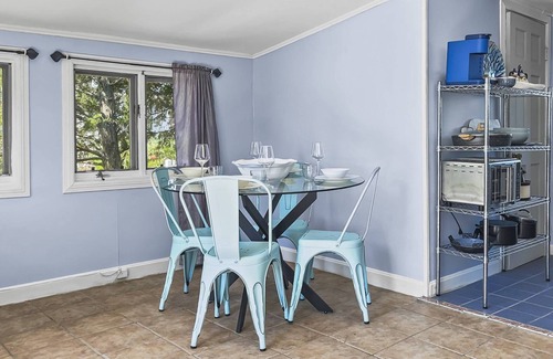 Newbury House | Sunnyside: Sunset View Getaway - Relaxing Retreat in this Charming Home!