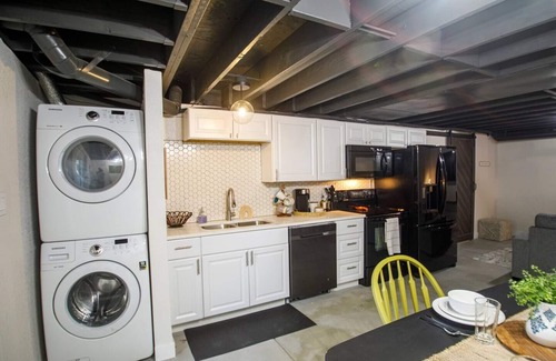 Tollgate Overlook House | Sunnyside Up | Beautiful Home for Large Groups Pet Friendly!