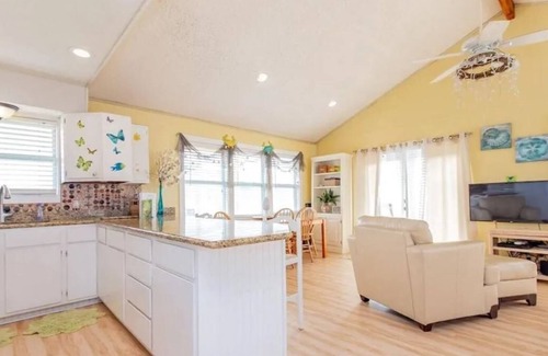 Surfside Beach House | SunRay! 2nd Row, Ocean View, Walk to Beach, 3 Bedrooms, 2 Bathrooms, Family Home