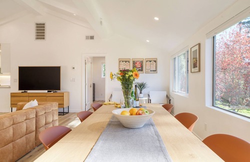 Monterey House | Sunridge Lookout by AvantStay | Big Backyard Oasis + Patio, Central Location