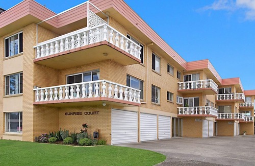 Bilinga Apartment | Sunrise Court 3 - Bilinga/North Kirra Beachfront