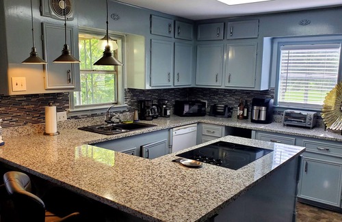 Pointblank House | Sunrise Cove Lakeview Home