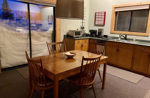 West Meadows Ski Chalet | Sunrise Kirkwood Chalet with Red Cliffs View