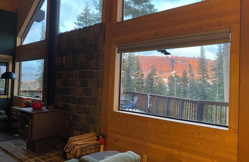 West Meadows Ski Chalet | Sunrise Kirkwood Chalet with Red Cliffs View