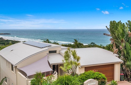 East Ballina House | Sunrise on Shelly - Beautiful spacious pet friendly home next to the ocean with amazing views
