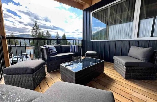 Blairmore Cabin | Sunrise Pines: a tiny escape to rest, relax and recharge.