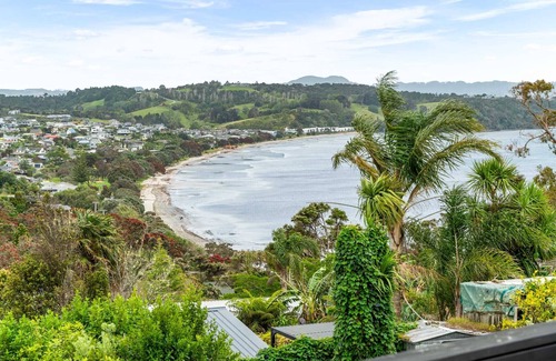 Snells Beach House | Sunrise Point - Snells Beach Holiday Home