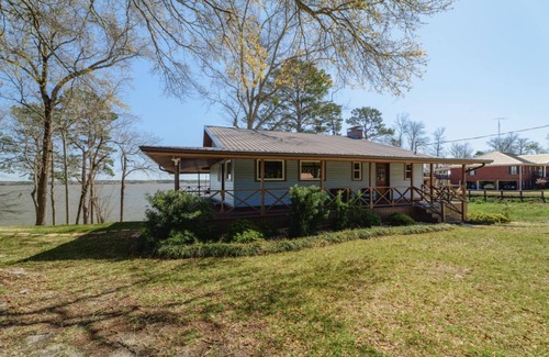 Abbeville House | Sunrise Retreat, Sunrise Retreat- Lakefront Getaway on Lake Eufaula