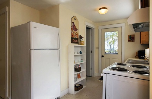 Rockland Apartment | Sunrise Suite, near Rockland Harbor, walk to DT