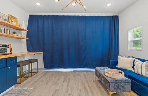 Linn Valley Apartment | Sunrise Tiny House at Linn Valley Lakes
