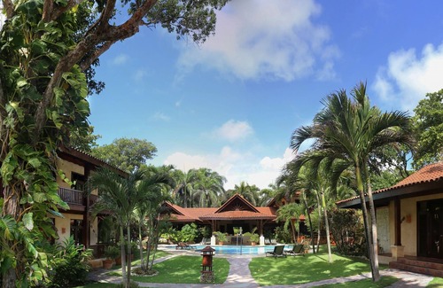 Cabrera Villa | Sunrise Villa - An affordable beachfront gathering place for family and friends