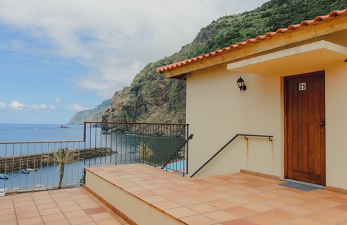 Ponta Delgada House | SUNRISEHOUSE, a perfect contrast between the sea and the mountains!Amazing view