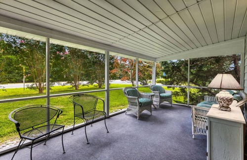 Ocean View House | Sunroom Serenity Cottage - Screened Patio for Coffee & Wine!