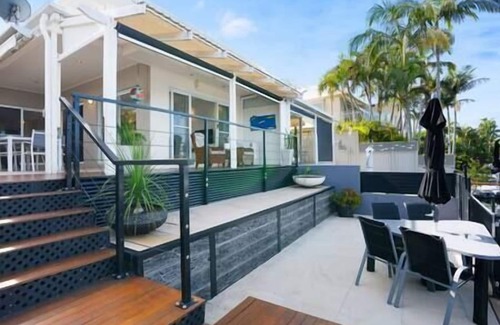 Boreen Point House | SUNSEEKER – A Tranquil Retreat in Noosa Waters