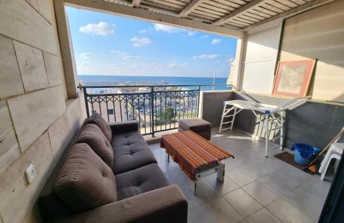 Ashkelon Apartment | Sunset and sea view, wifi and more