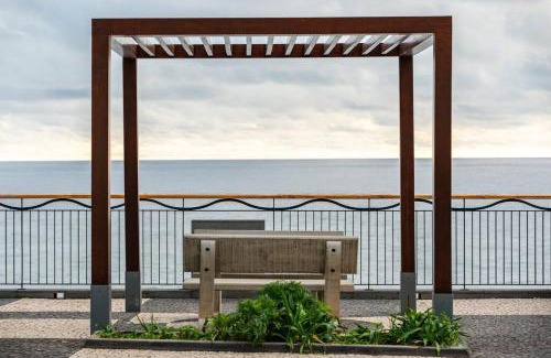 Paul do Mar House | Sunset Avenue for couple w/jacuzzi spa hot water