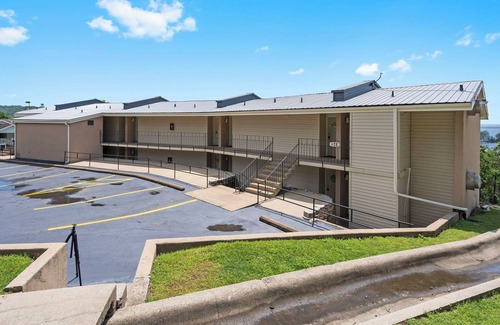 Indian Point Condo | Sunset Balcony - Lakeview Suite w/2 Queens, Swim Up Bar, Resort Pool Access