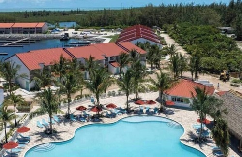 Alice Town Condo | Sunset Balcony Views in Your Home Away From Home- Complete with Amenities 2 Bed