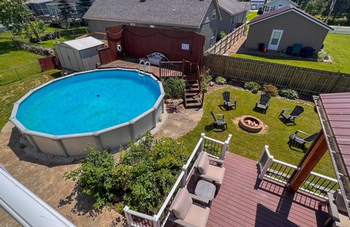 Irving House | Sunset Bay Luxe Family Fun House - Buffalo Region - Pool and Billiards Table
