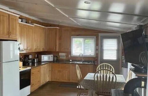 Hardings Point Cottage | Sunset Bend Waterfront cottage
