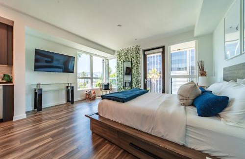 Hollywood Apartment | Sunset Blvd Studio Apt in the Heart of Hollywood