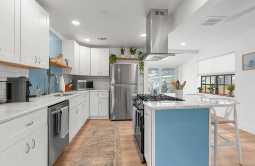 Clearwater House | Sunset Bungalows - Triplex with Cabanas and Pool