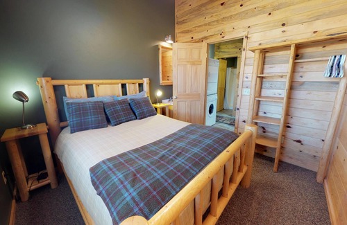 La Sal Cabin | Sunset Cabin #4 (Near Moab, UT)