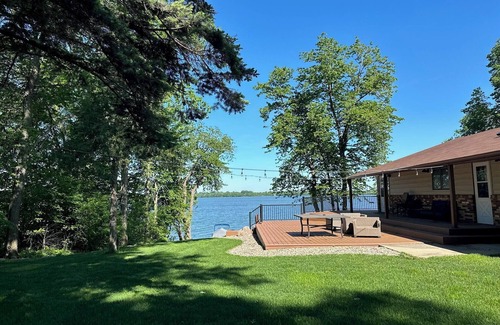 Willmar House | Sunset Cabin on Long Lake - SLEEPS 15