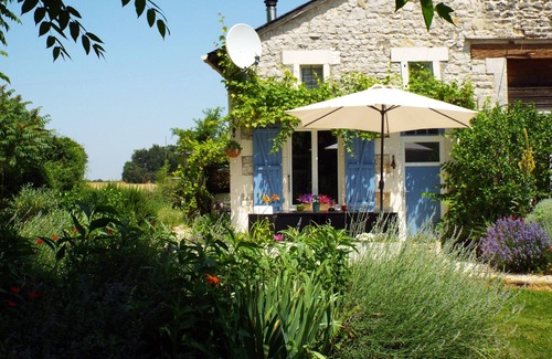 Verteuil-sur-Charente House | Sunset Cottage & pool, tranquil setting, walking distance to bars & restaurants