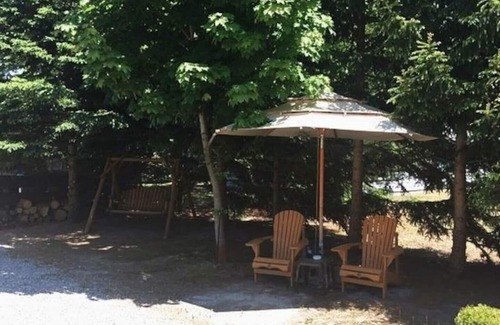 Lambton Shores Cabin | Sunset Couples Retreat! 4 Min to Beach, Cabin 3