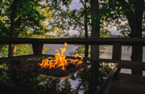 Camden House | Sunset Cove - Beautiful waterfront - Relax & Unwind on the KY Lake - TN River