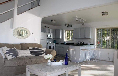 Corea House | Sunset Cove Cottage, private granite beach, fire pit