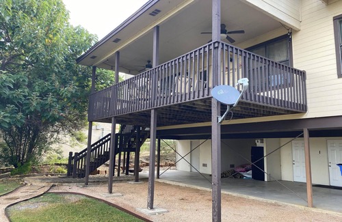 Point Venture House | Sunset Cove Lakehouse 4-bedroom House with Views Closest to the Park - Boat Ramp