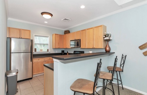 Dadeville Condo | Sunset Cove on Lake Martin!