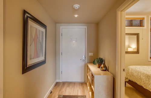 Chelan Condo | Sunset Escape 302 - 2 bed, 2 bath Condo Near Lakeside Park Lake Chelan