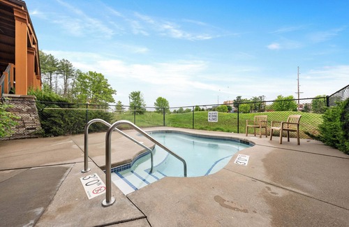 Wisconsin Dells Apartment | Sunset Fairways - Accessible Chula Vista Condo