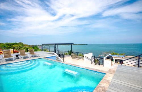 Placencia Apartment | Sunset Gecko Condos Entire Property