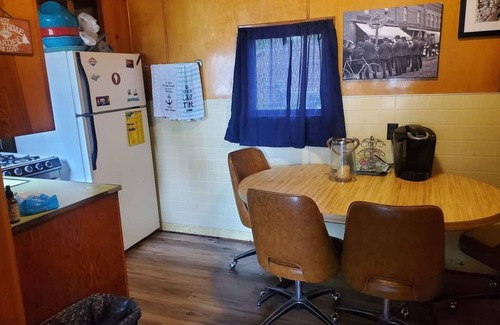 Manistique Cabin | Sunset Hideaway on Indian Lake: Lake Breezes and Summer Dreams
