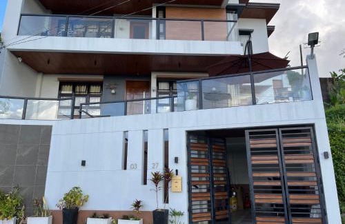 Lucban Villa | Sunset House