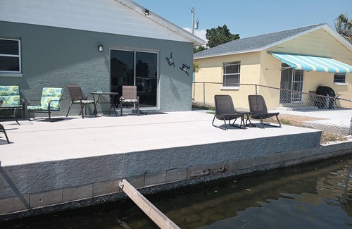 Hudson Beach Estates House | Sunset Lagoon. In the heart of Hudson. Waterfront. 2 minute walk beach/dining