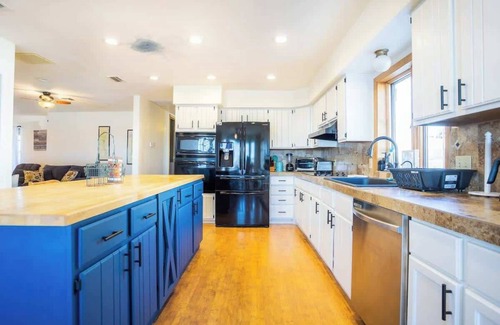 Lake Havasu City House | Sunset Lake Views | Pool Hot Tub Sleeps 16