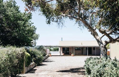 Wellington House | Sunset Muse - A Waterfront Home with Panoramic Views and Jetty
