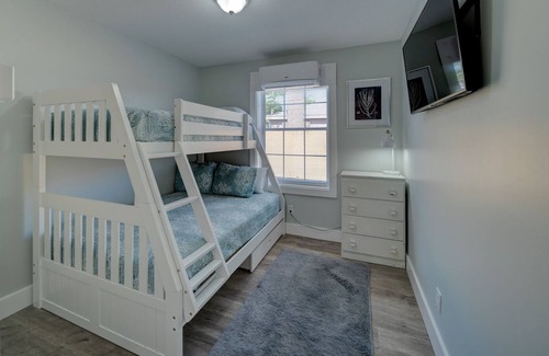 Bid-a-wee Beach Cottage | SUNSET ON MILLCOLE-Newly renovated 2br/2ba Duplex one block to beach