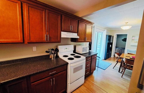 Lambton Shores Cottage | Sunset Pines Cottage Ipperwash ~ minutes to beach!