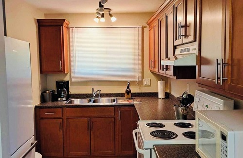 Lambton Shores Cottage | Sunset Pines Cottage Ipperwash ~ minutes to beach!